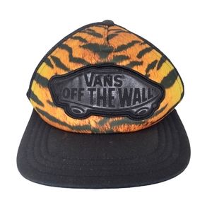 Vans "Off the Wall" Tiger Print Mesh Snap Back Hat 🐅